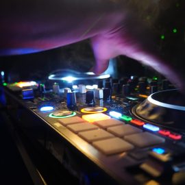 LIVE STREAMING