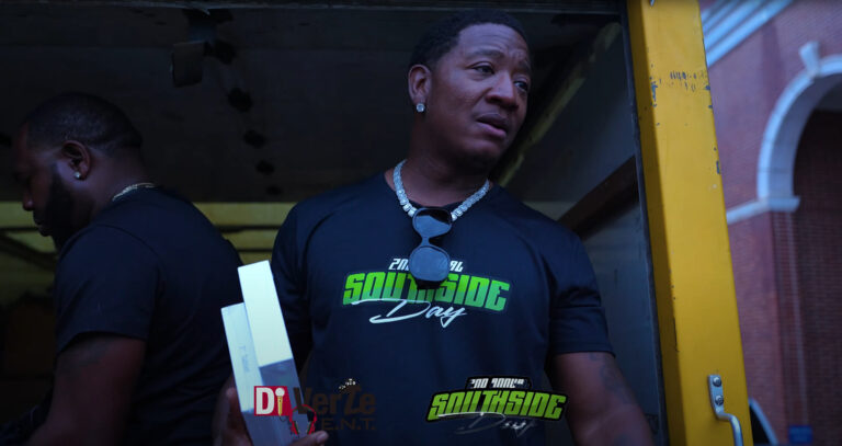 Yung Joc at the 2nd Annual Southside Day Atlanta with Streetz 94.5, event photography by Rijoun Murphy (DJ Ray) of Di-VerZe E.N.T (10)